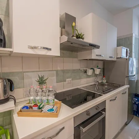 Refuge On Piazza Re Di -holiday